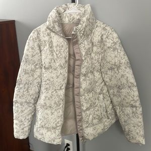 New worn athleta full zip white pattern jacket